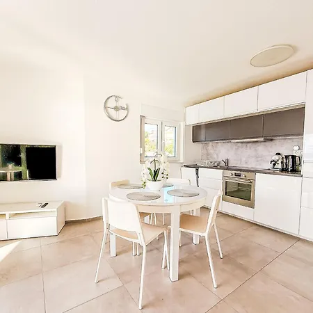 Monika-2 By Interhome アパート